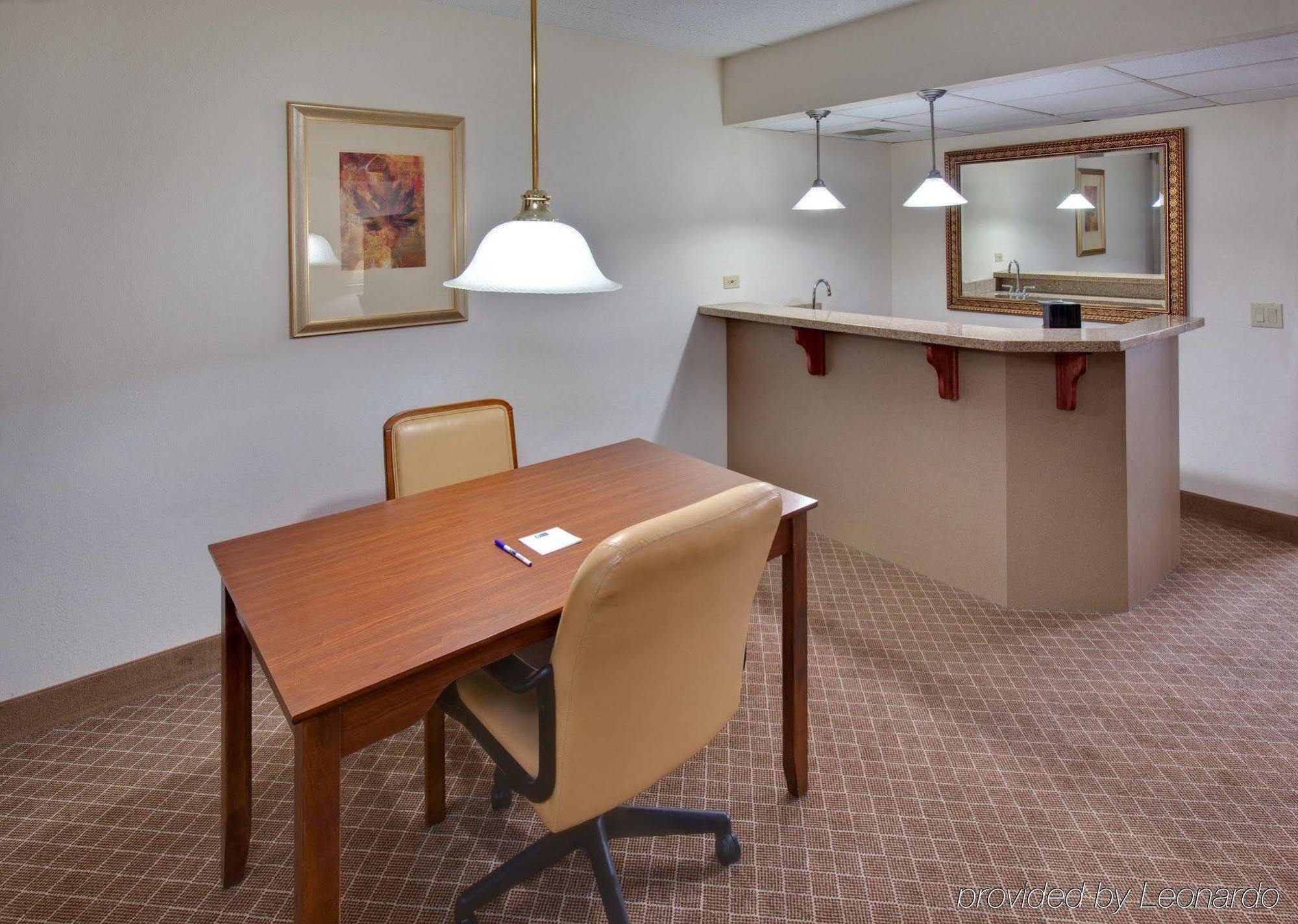 Holiday Inn Express Chicago Nw - Arlington Heights By Ihg Bilik gambar